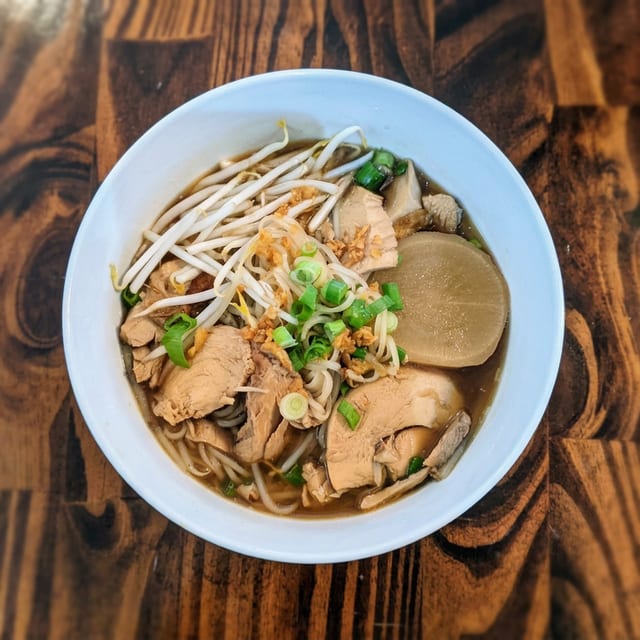 Kuay Tiew Gai.