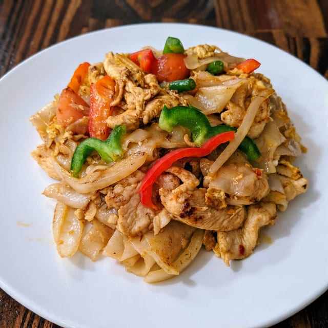 L4. Drunken Noodles.